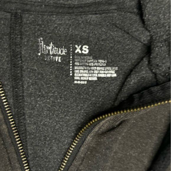 *GREAT CONDITION* Rusted Black/Grey Zip Up - Picture 8 of 8